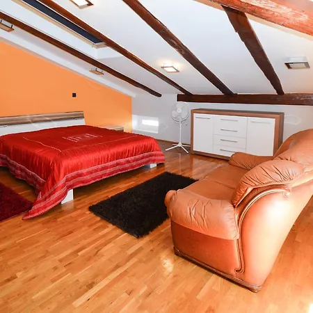Ferienhaus In Balatonlelle 4 * Pula