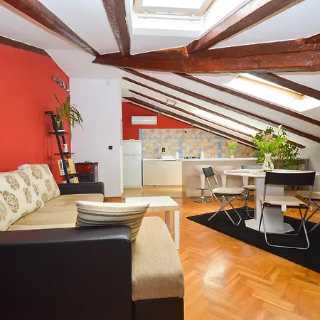 Ferienhaus In Balatonlelle 4 Apartment Pula