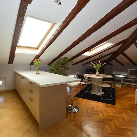 Ferienhaus In Balatonlelle 4 *