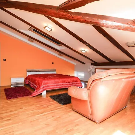 Ferienhaus In Balatonlelle 4 Pula